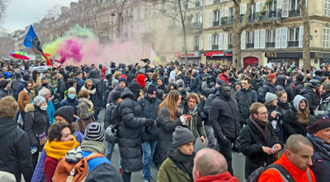 Protesters In The Streets Of France (Photo Credits To Wikimedia Pictures)